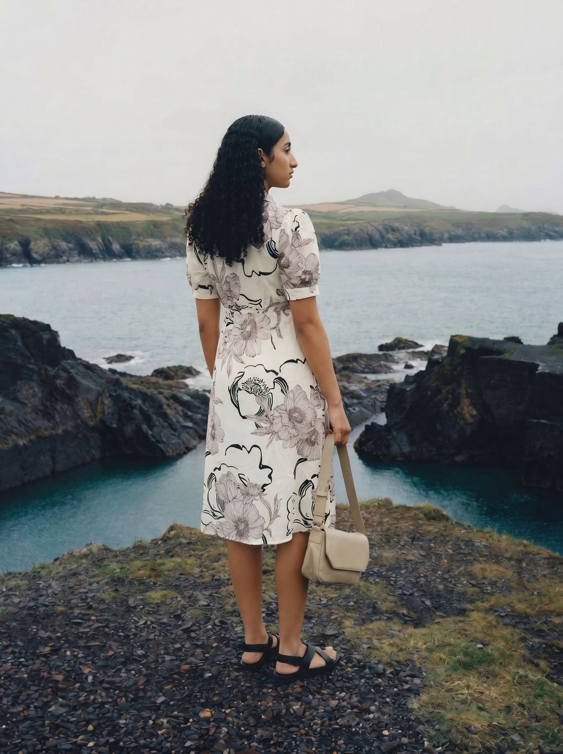 Women's Glame Print White Collar Neck Regular Fit Dresses