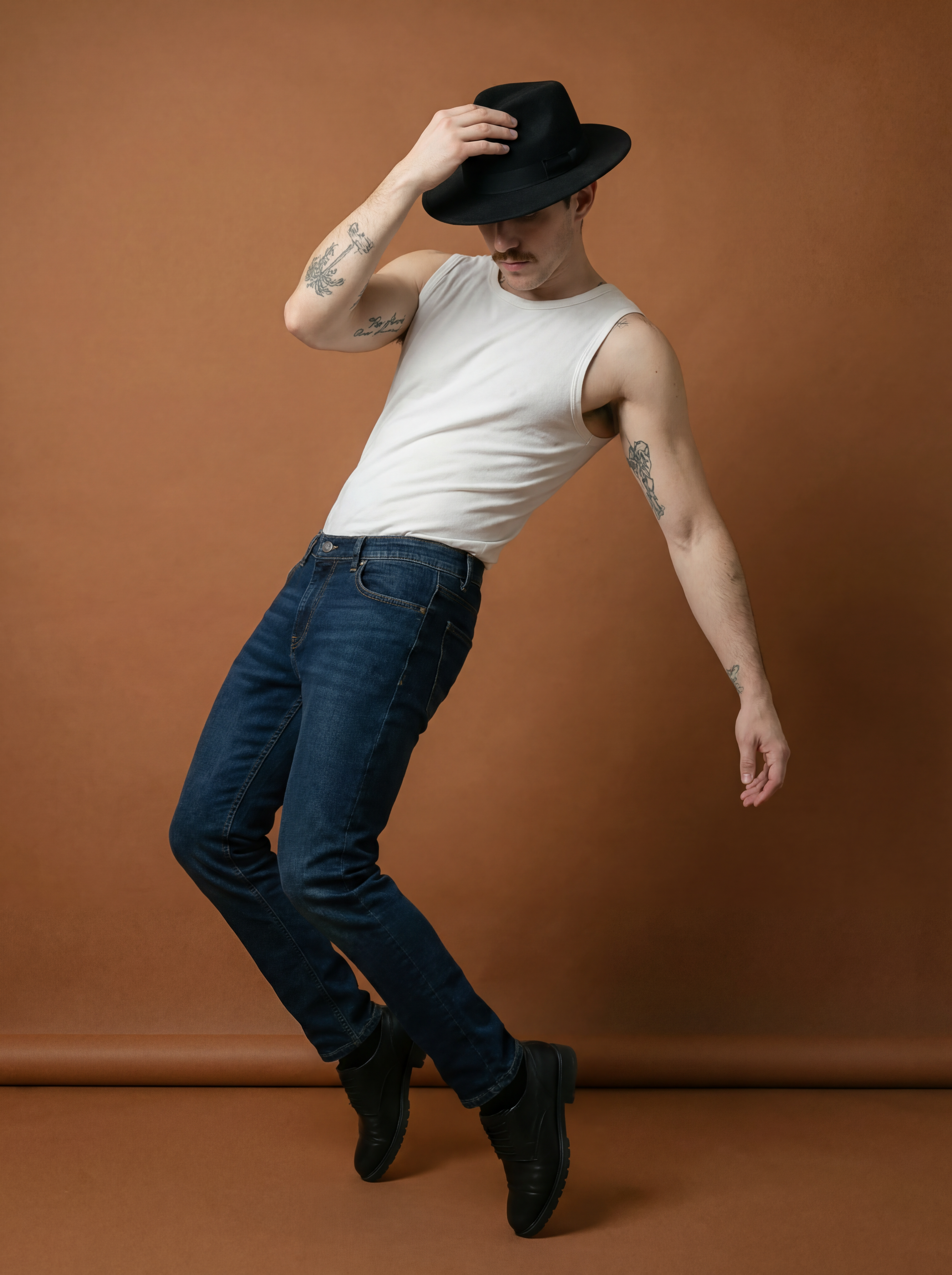 Carrot Cotton Poly Elastane Jeans — Dark Blue Wash