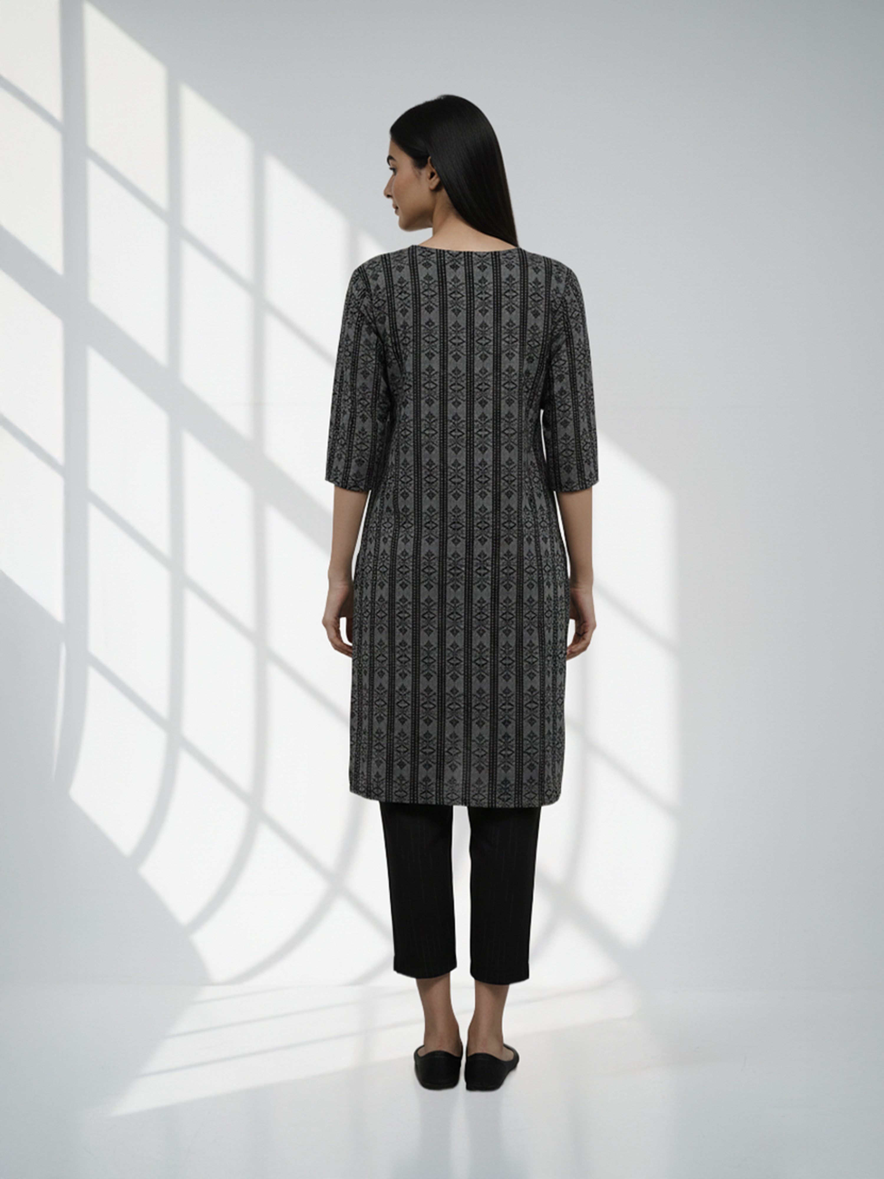 Women’s Obsidian Crest Kurti