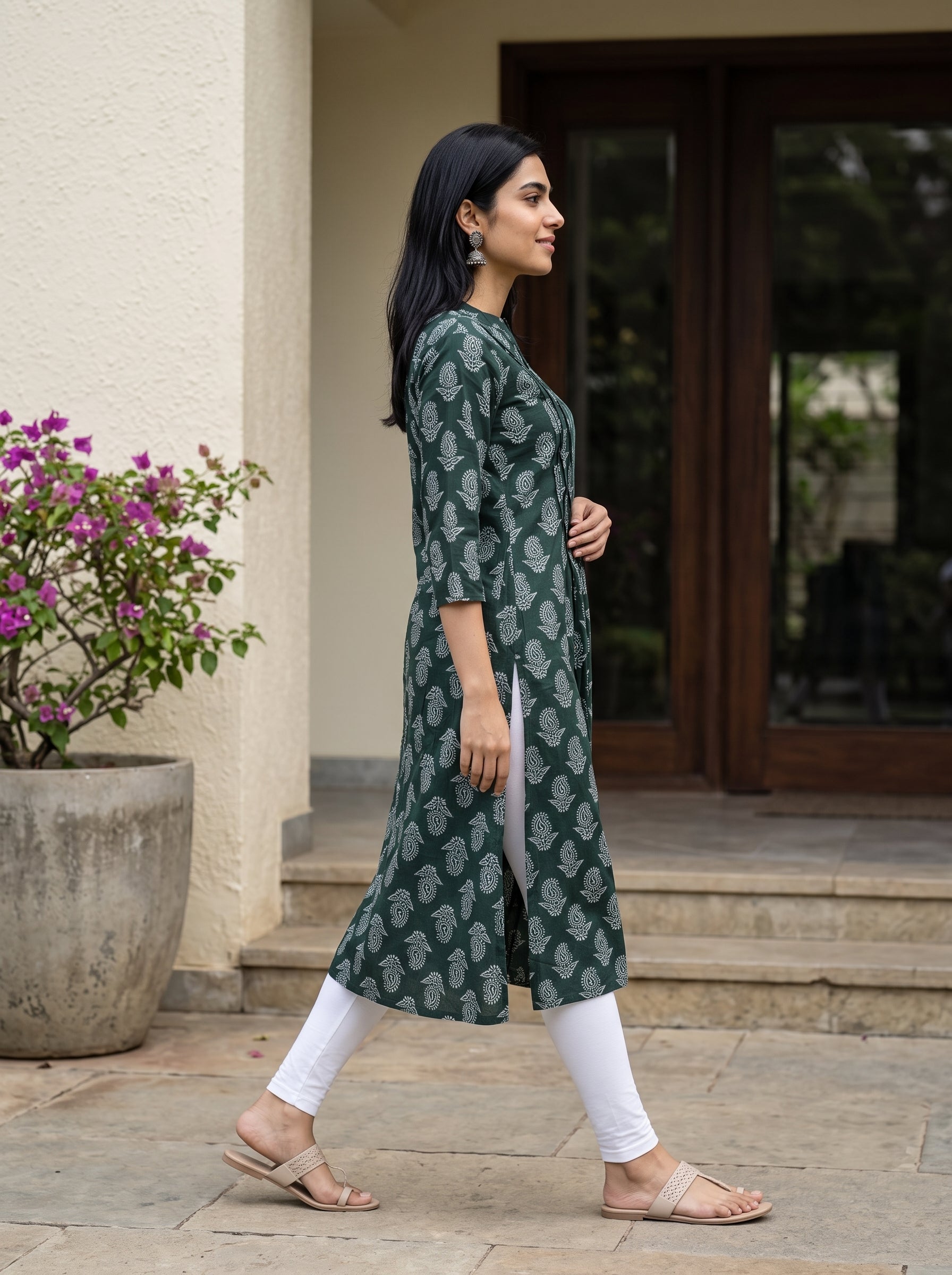 Women's Cotton Rama Green Regular Fit Kurti