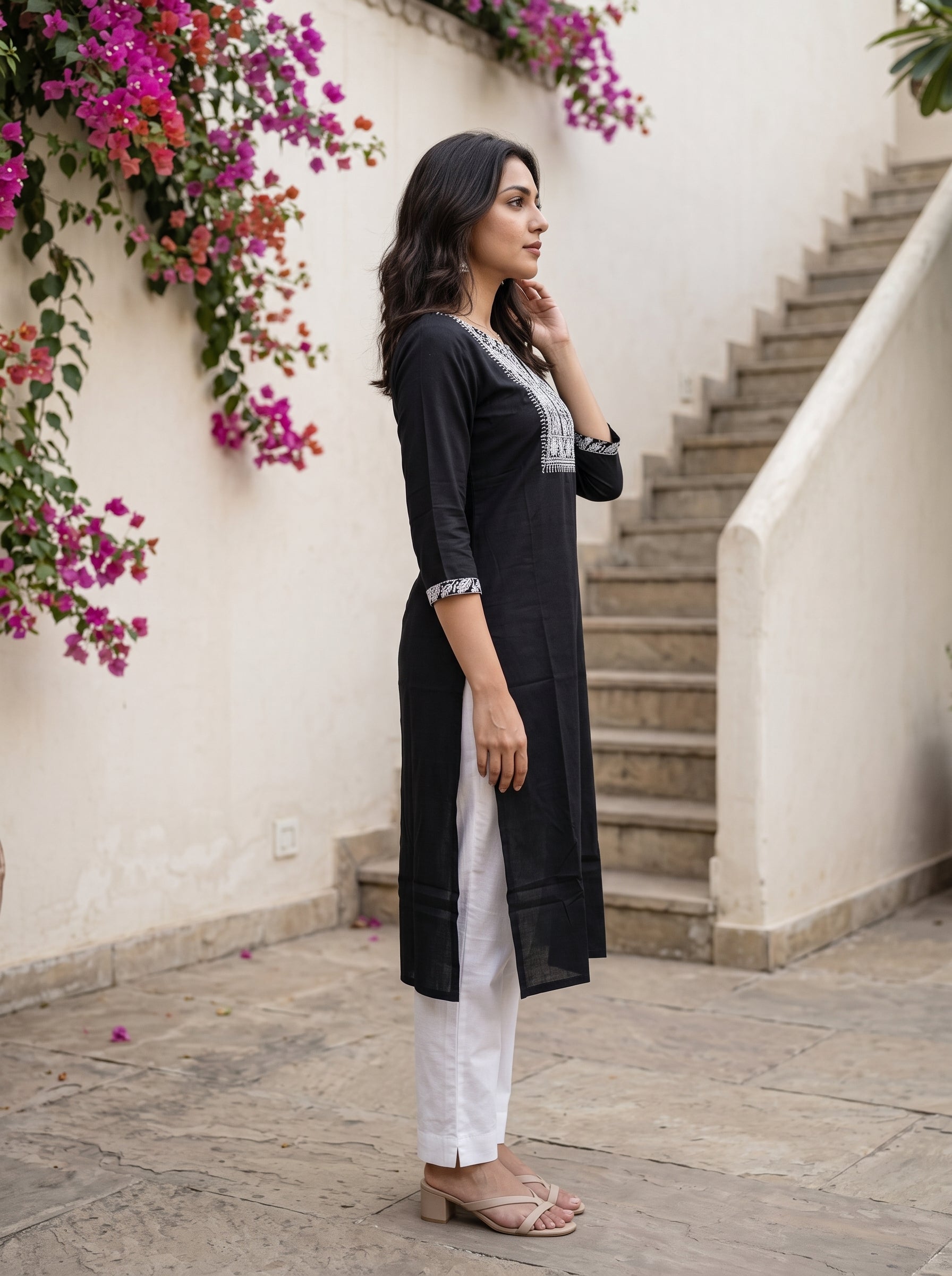 Women's Cotton Black Regular Fit Kurti