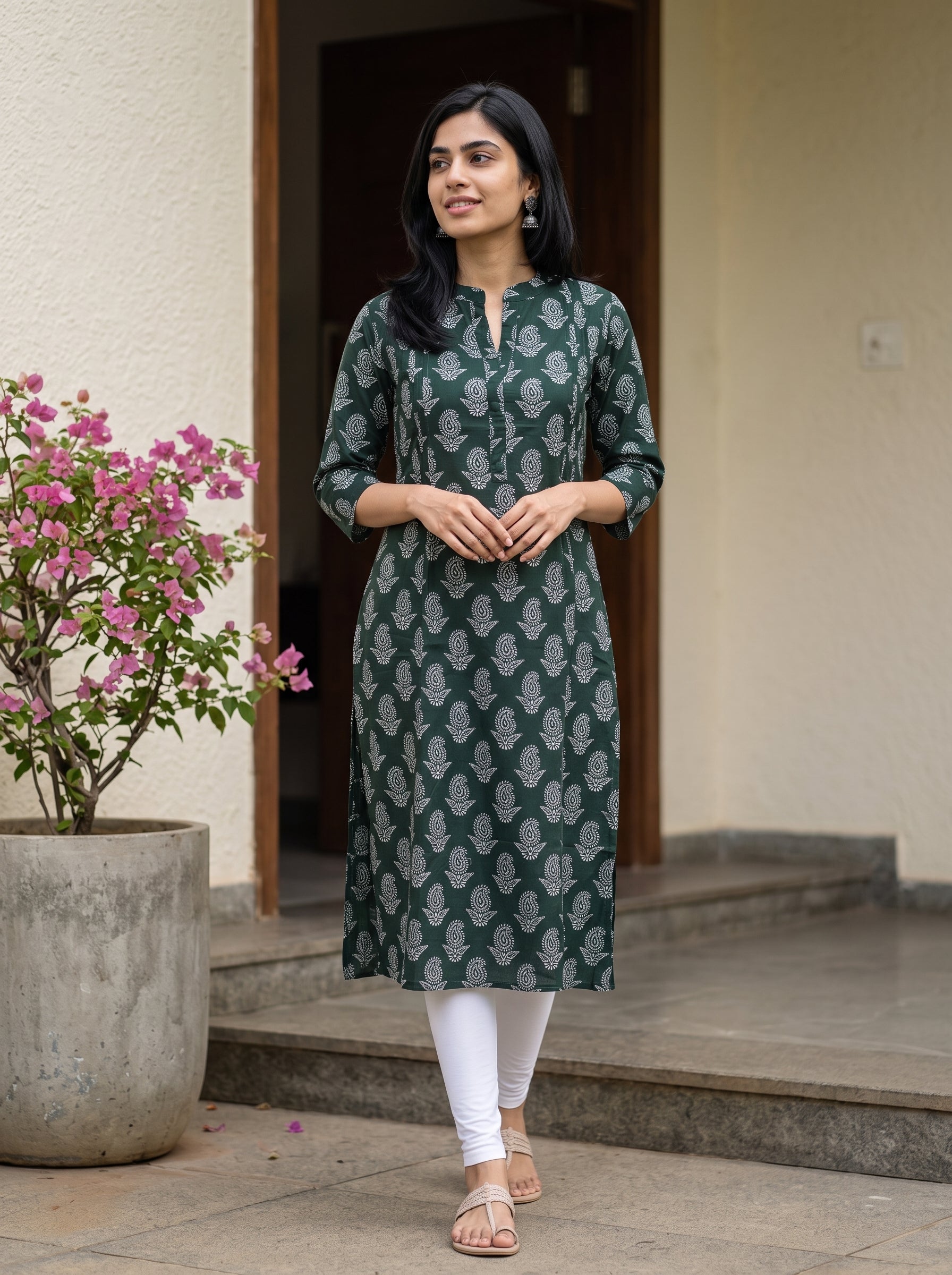 Women's Cotton Rama Green Regular Fit Kurti