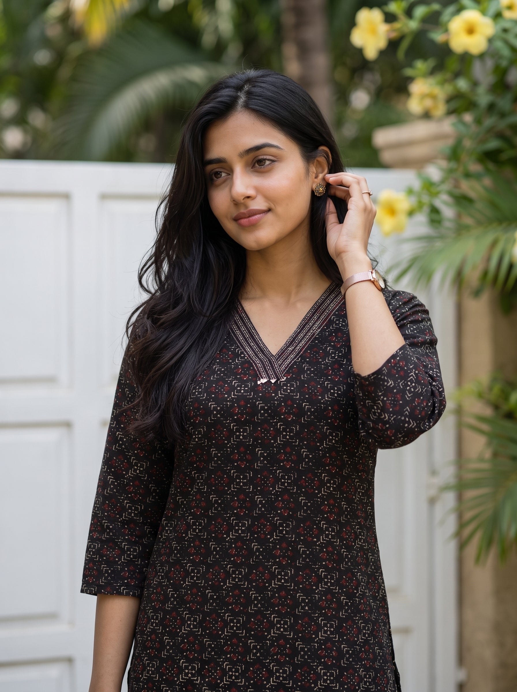 Women's Cotton Black Regular Fit Kurti