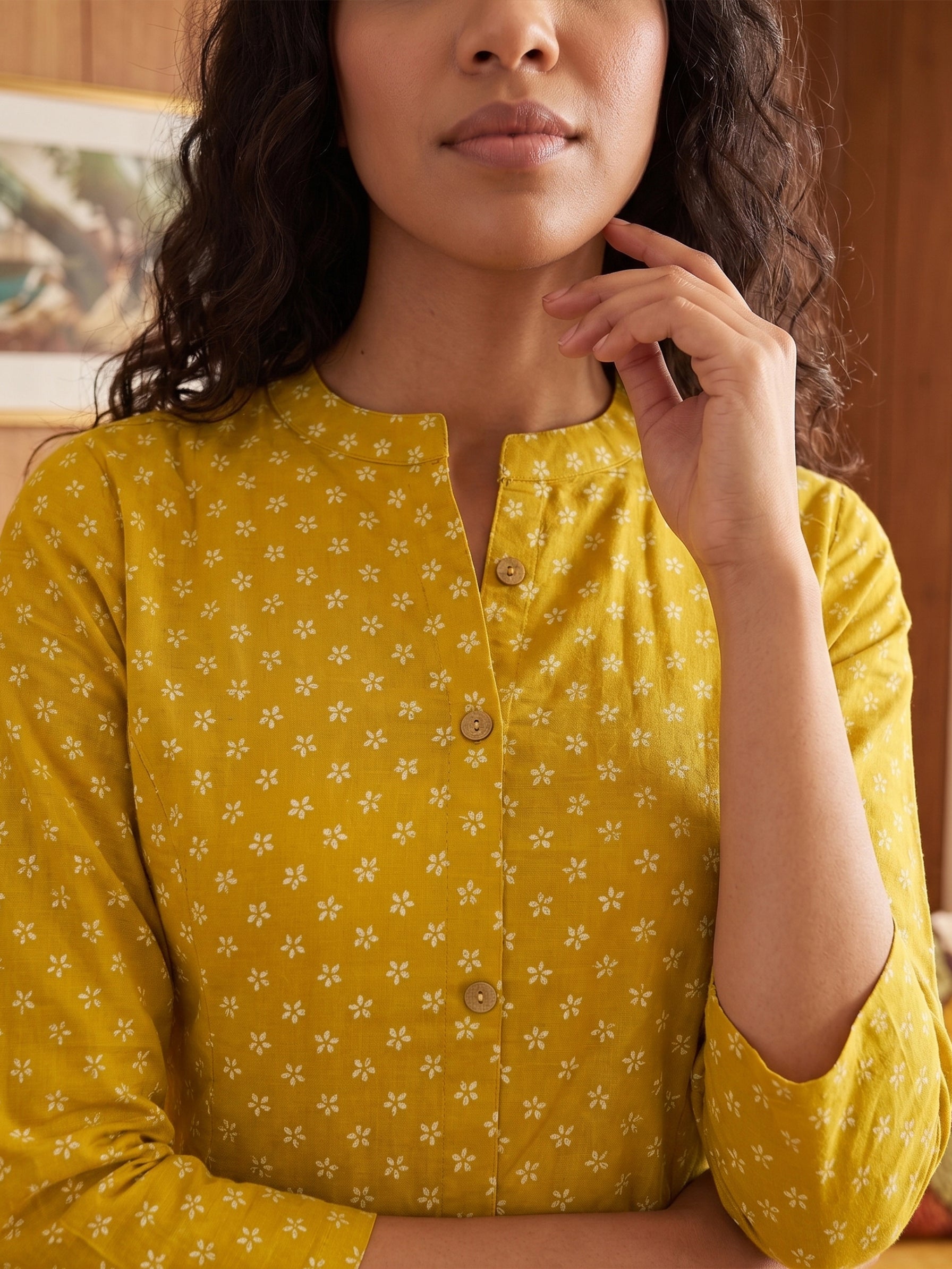 Women's Cambric Cotton Yellow Round Neck Printed Kurti Set