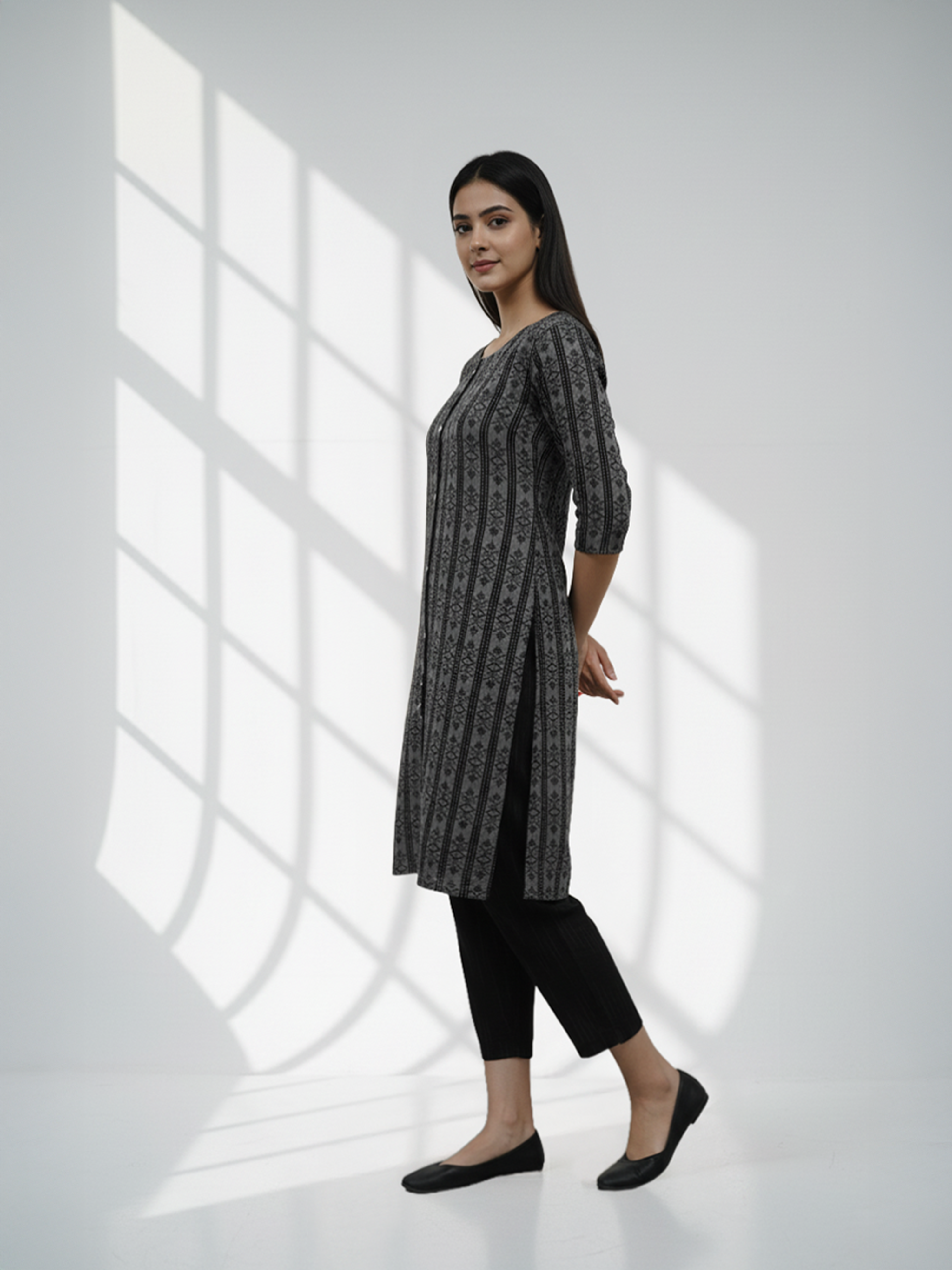 Women’s Obsidian Crest Kurti