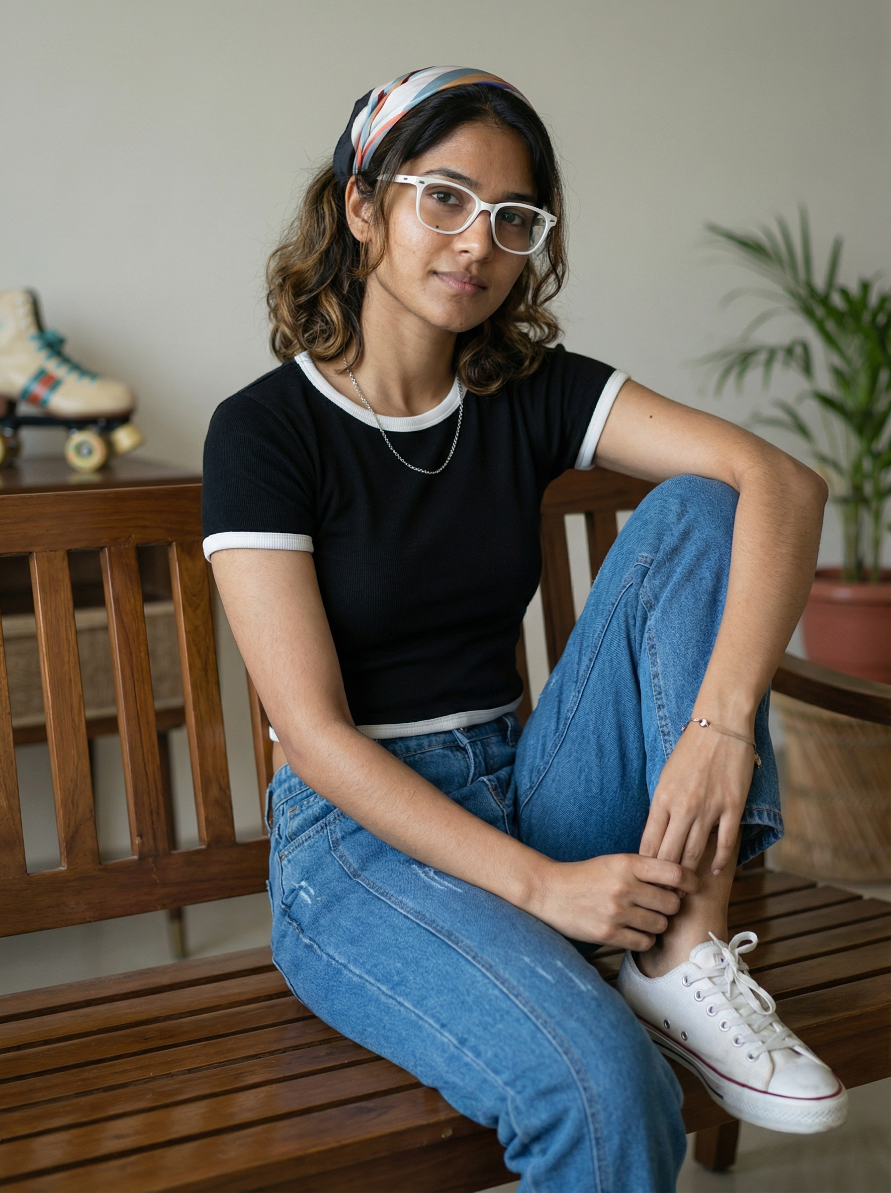 Black Slim Fit Crew Neck Womens Crop Top