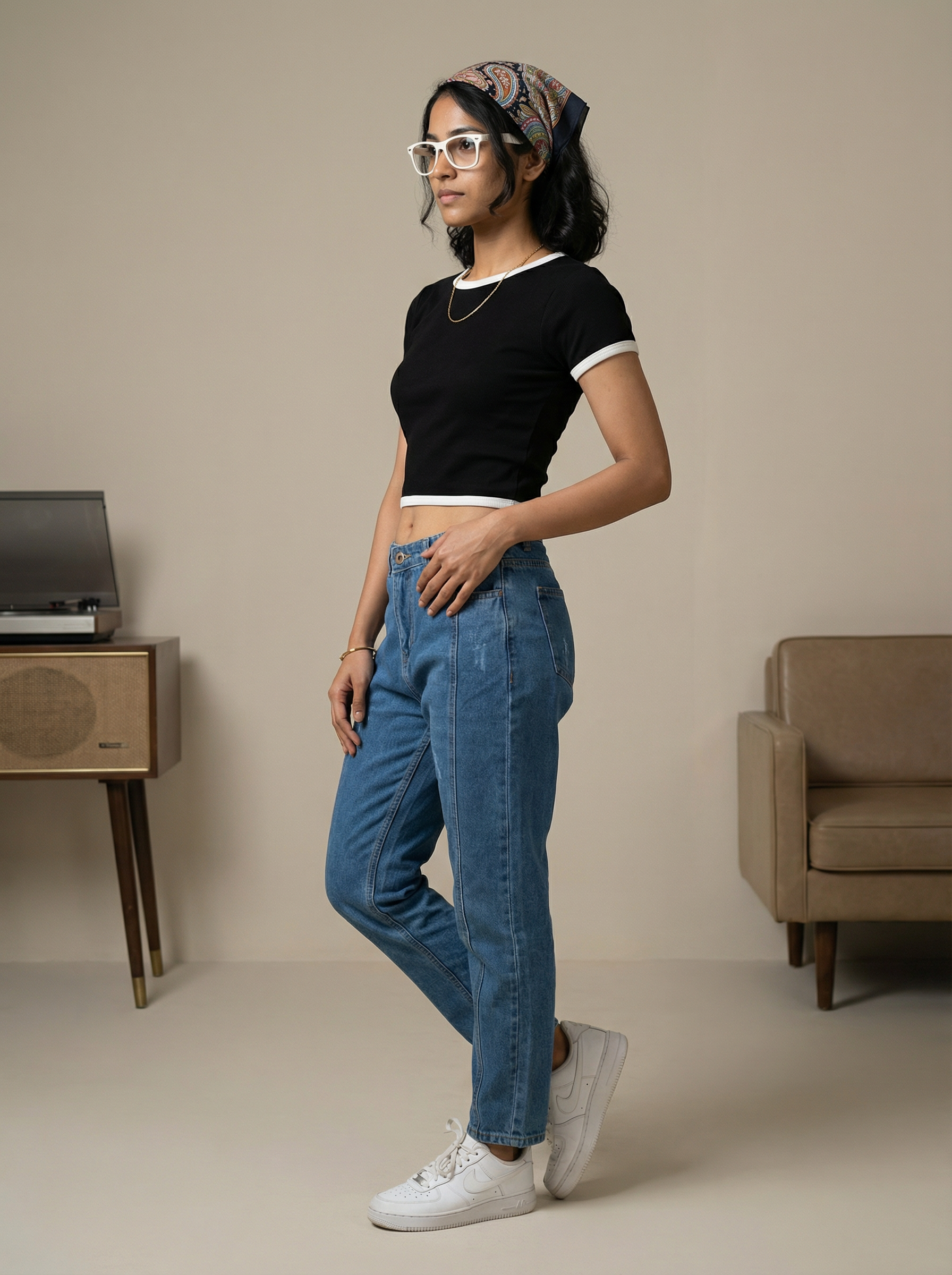 Black Slim Fit Crew Neck Womens Crop Top