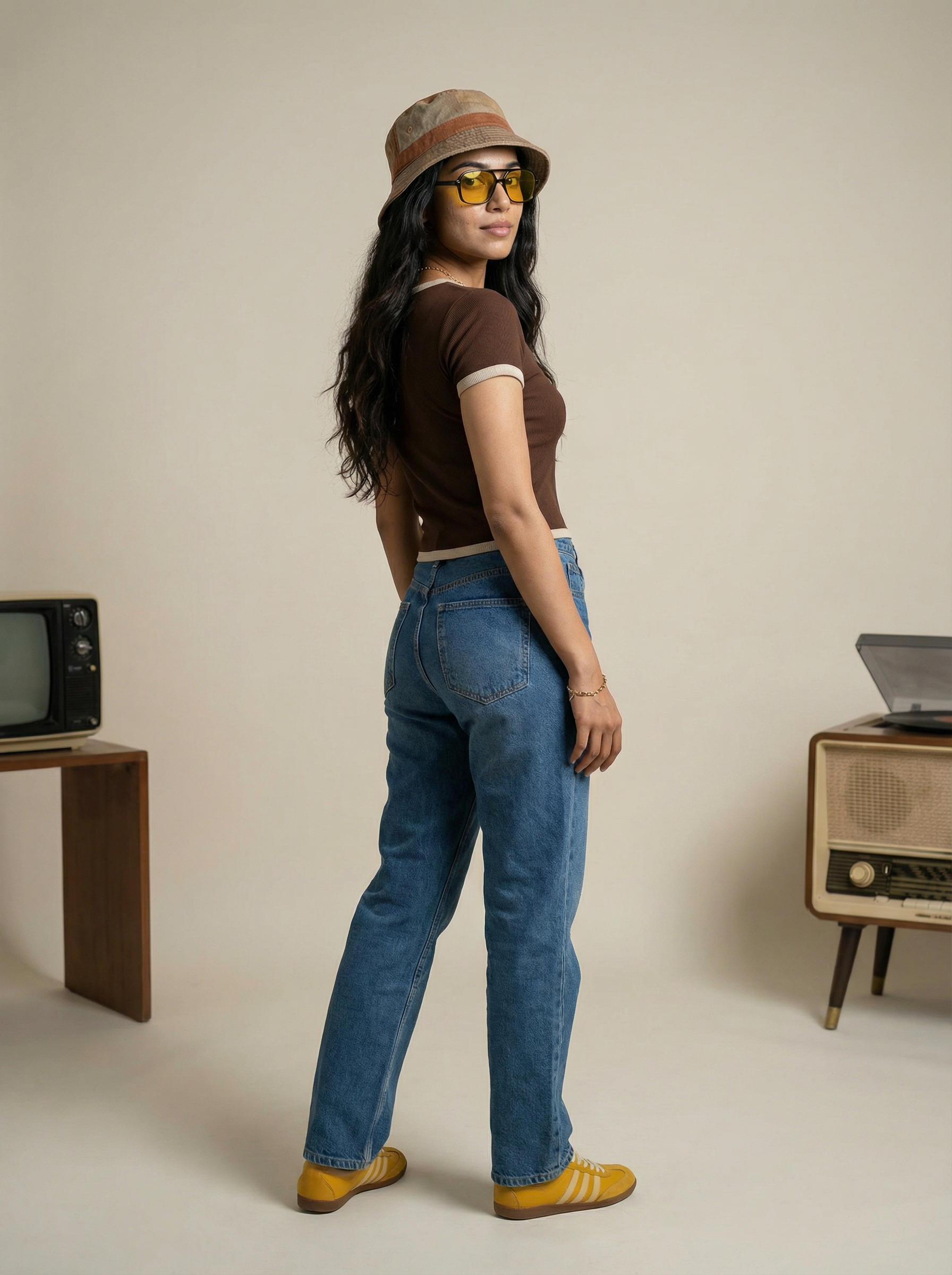 Brown Slim Fit Crew Neck Womens Crop Top