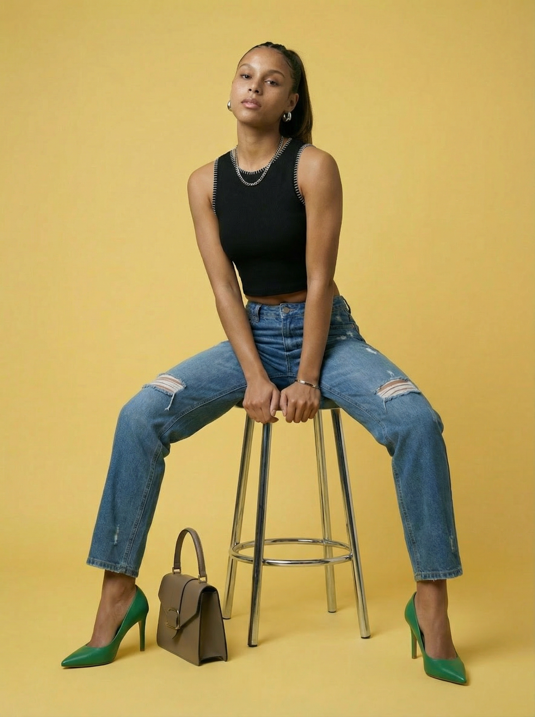 Black Solid Round Neck Crop Top