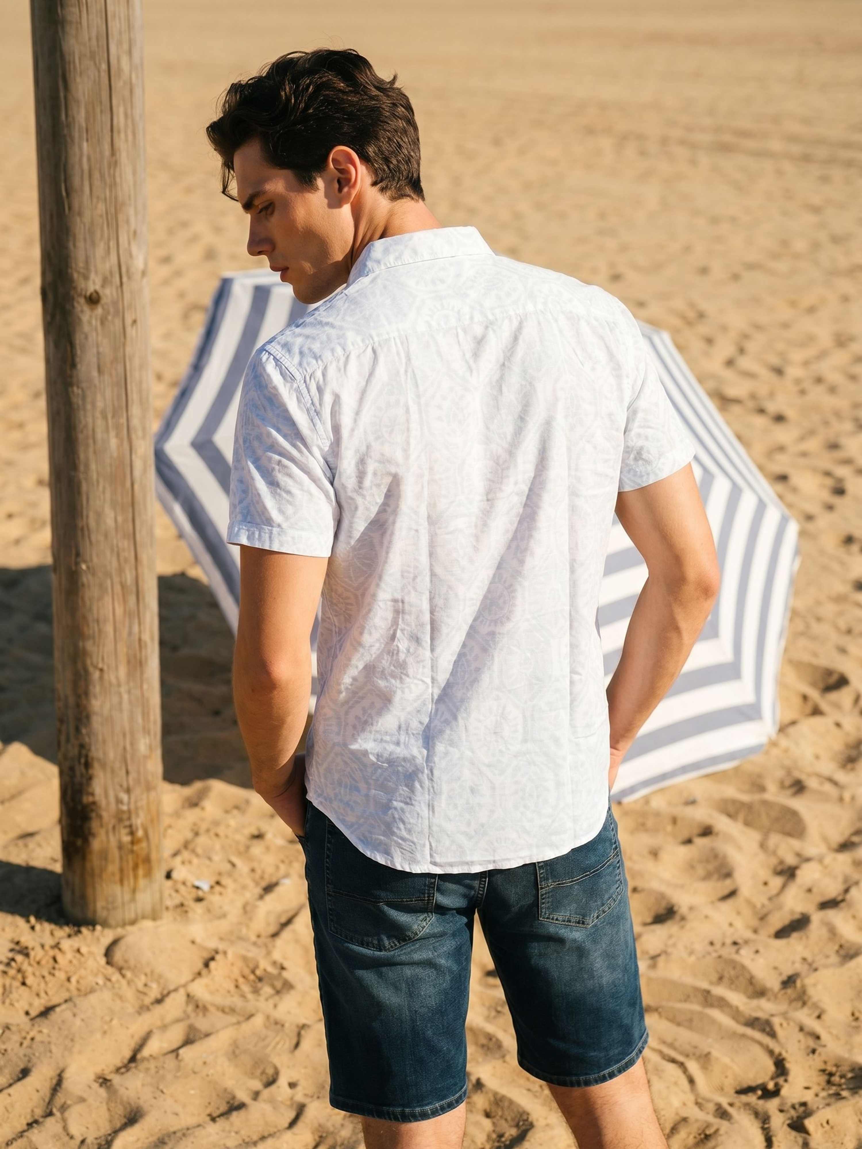 Men's Grey Imported prints Relaxed Half sleeve Shirt