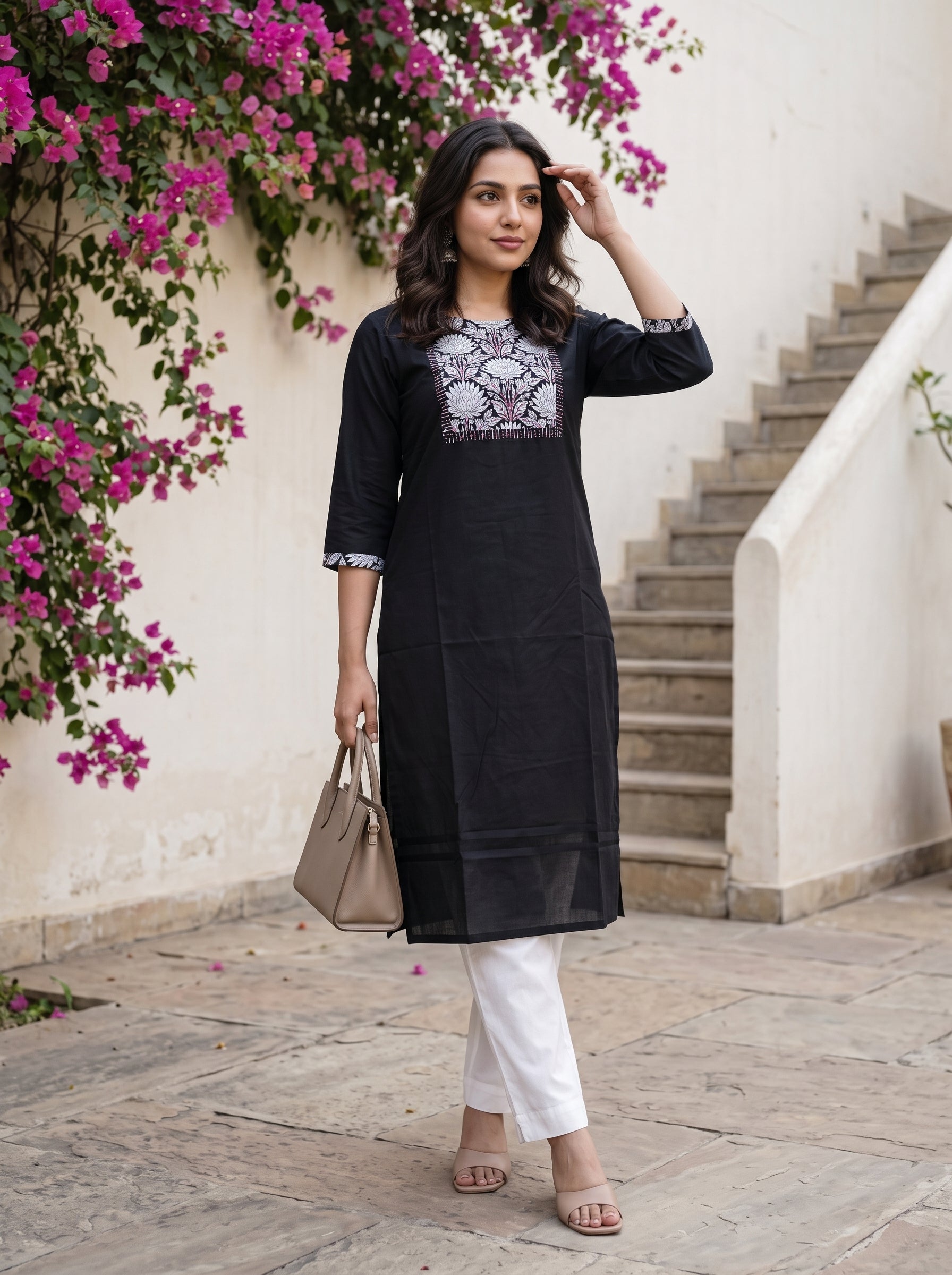 Women's Cotton Black Regular Fit Kurti