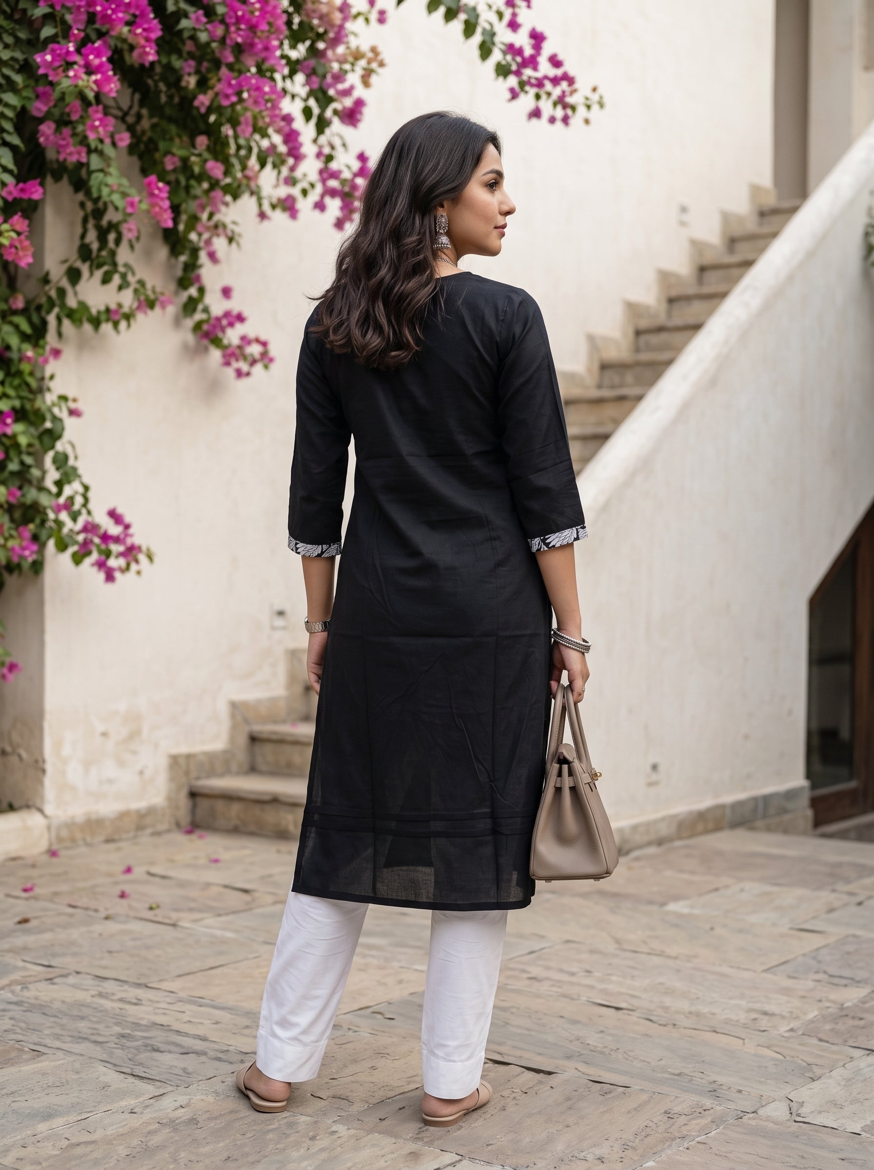 Women's Cotton Black Regular Fit Kurti