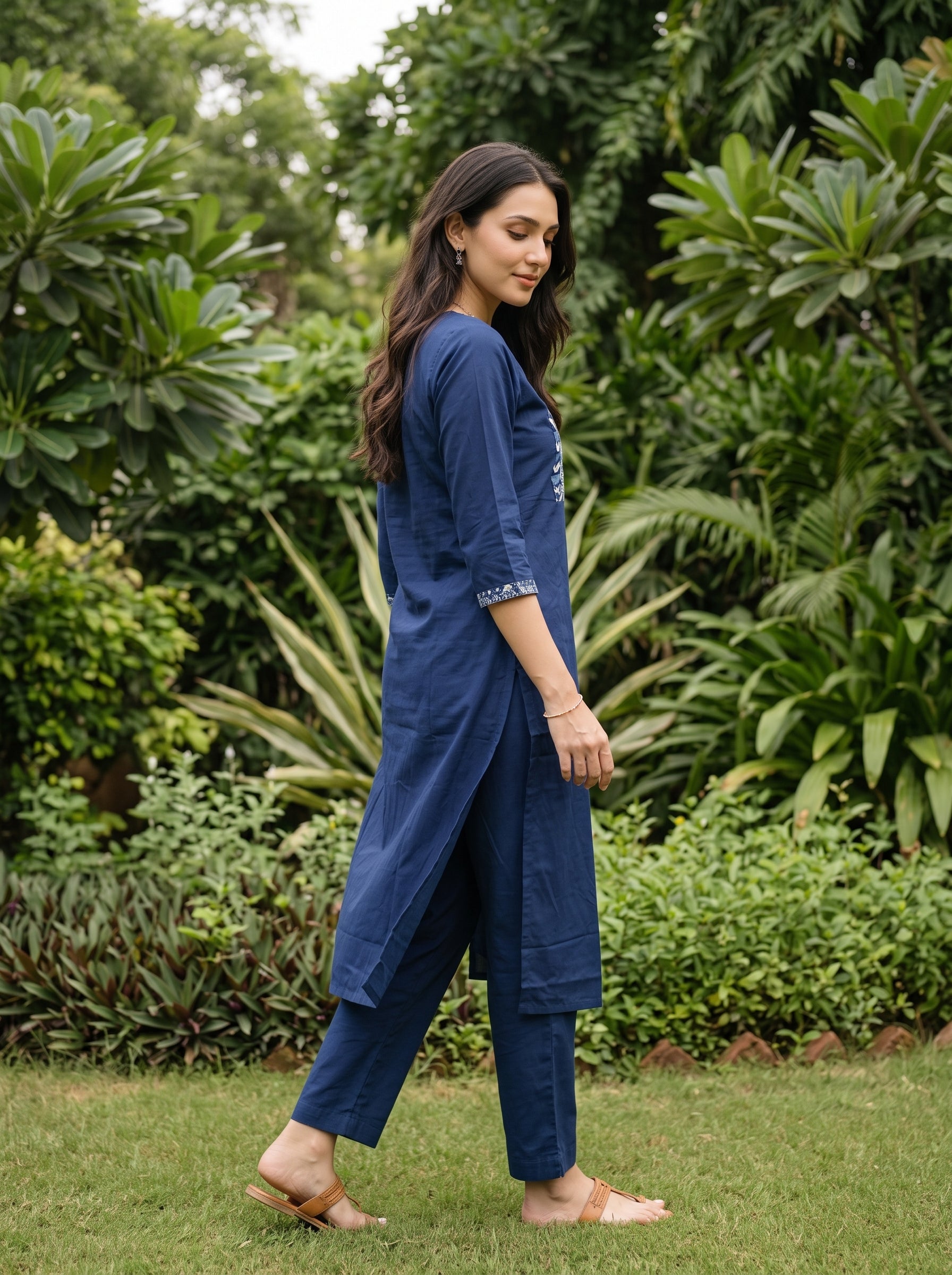 Women's Cotton Blue Regular Fit Kurti