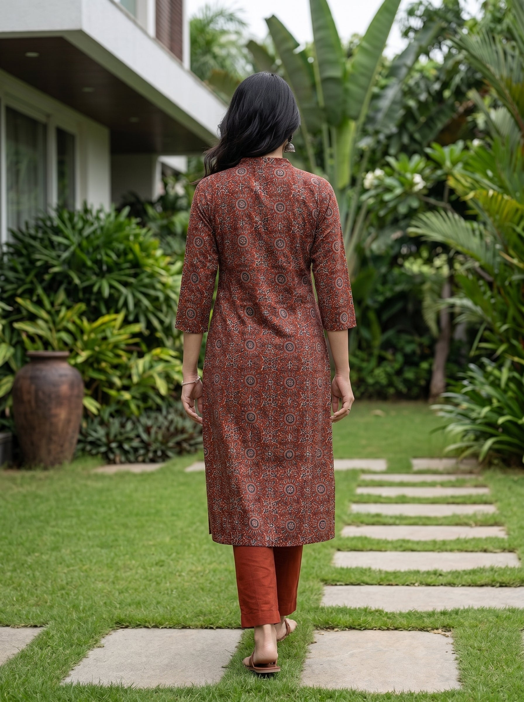 Women's Cotton Maroon Regular Fit Kurti