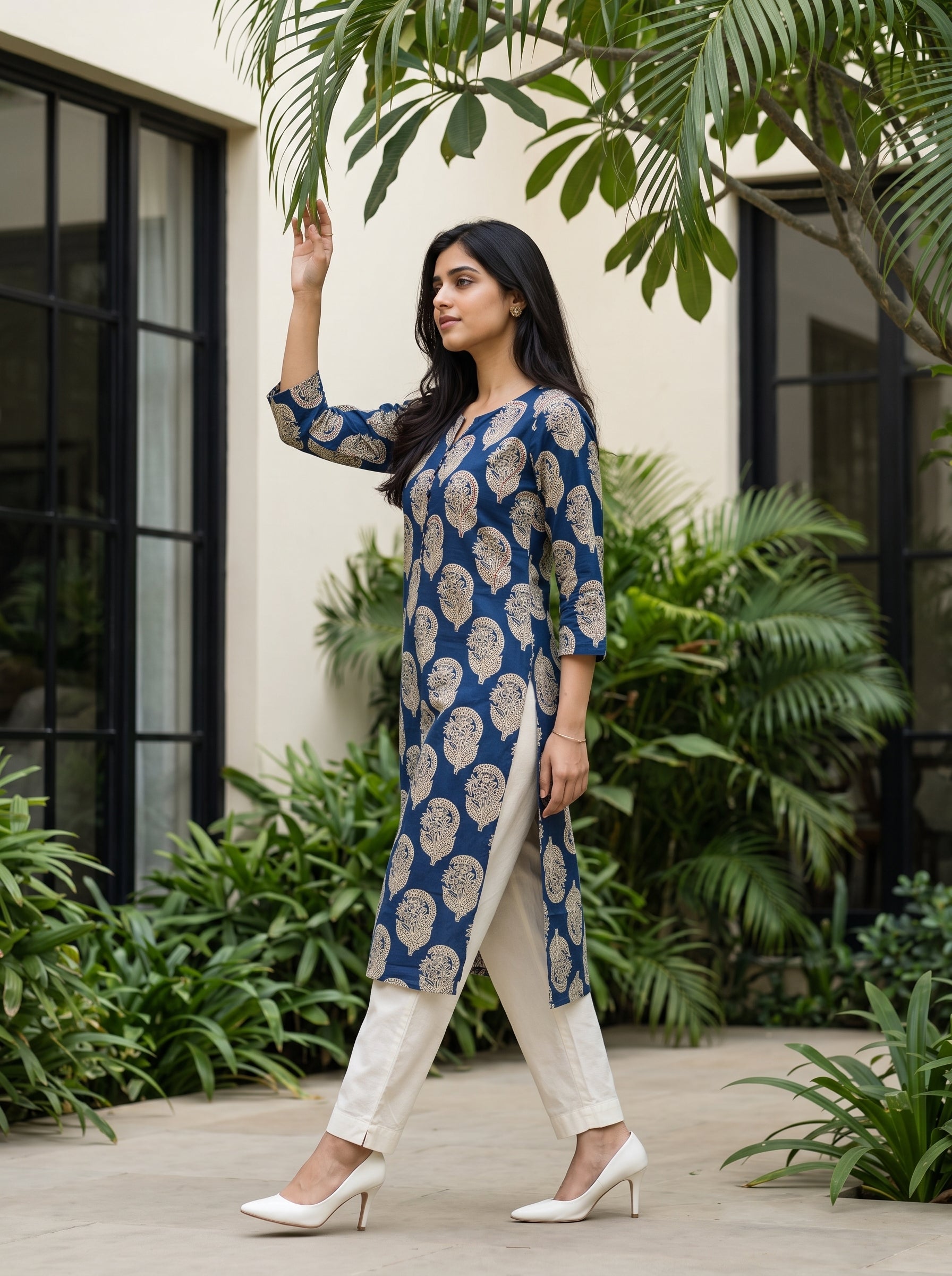Women's Cotton Blue Regular Fit Kurti