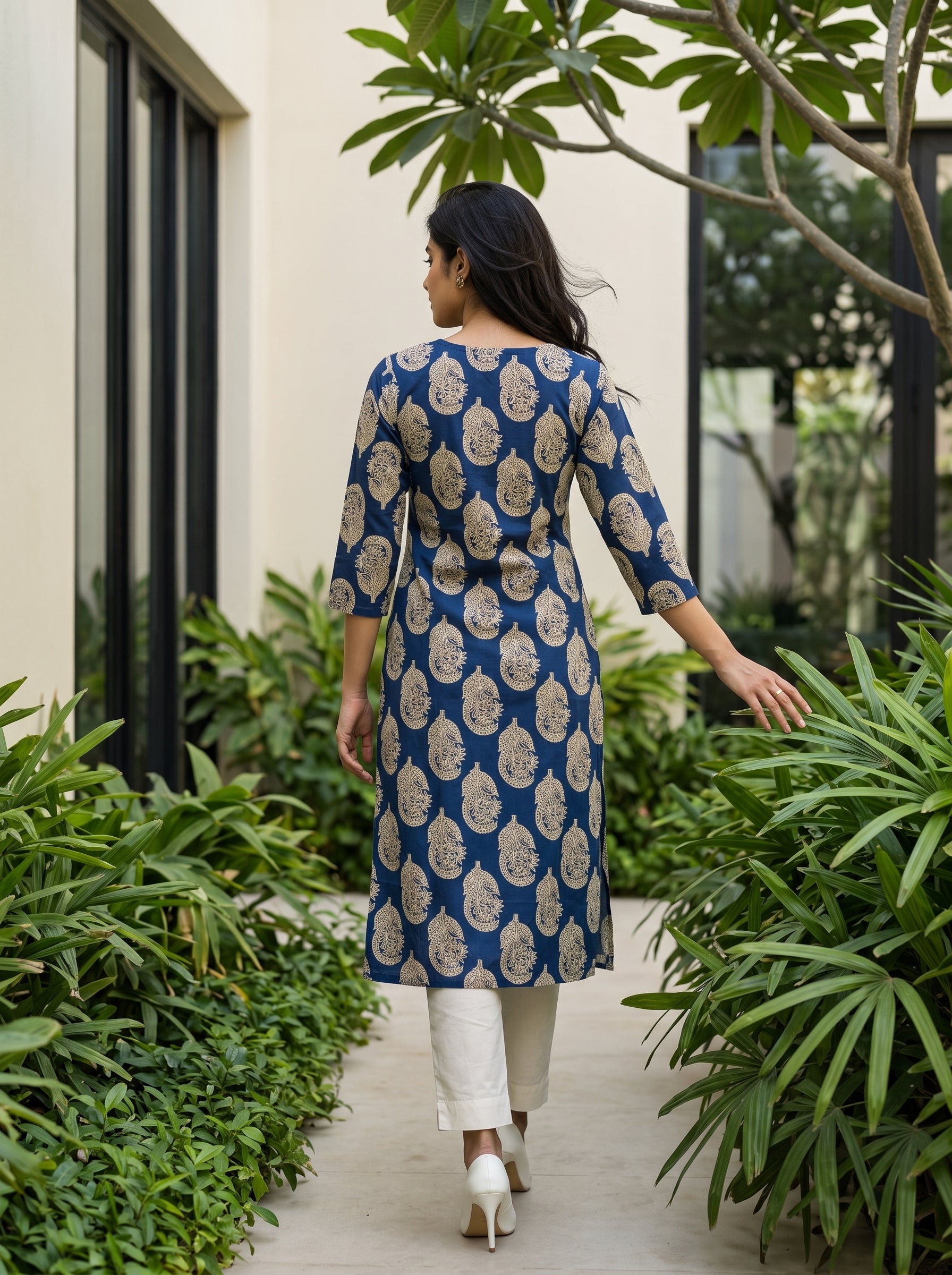 Women's Cotton Blue Regular Fit Kurti